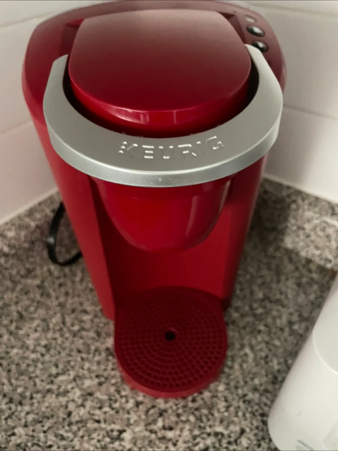 Keurig Coffee Maker and Water Reservoir 💚 thumbnail