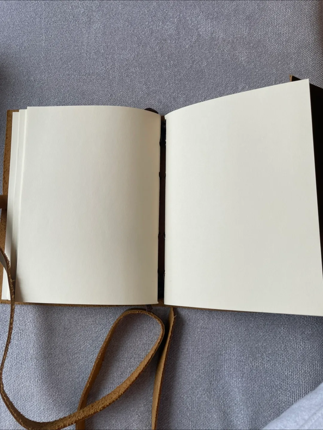 2025 Planner Agenda and Leather Journal Bundle image indicator(3)