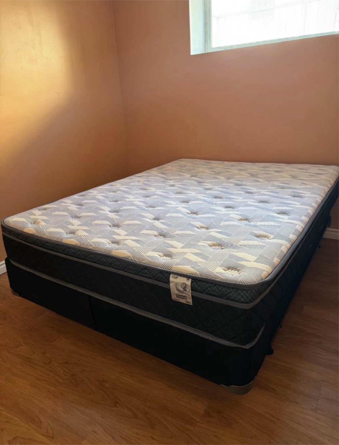 Queen Size Mattress Set – Includes Box Spring & Metal Frame