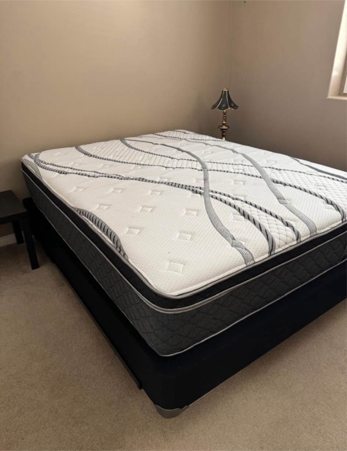 Queen Size Mattress Set – Includes Box Spring & Metal Frame