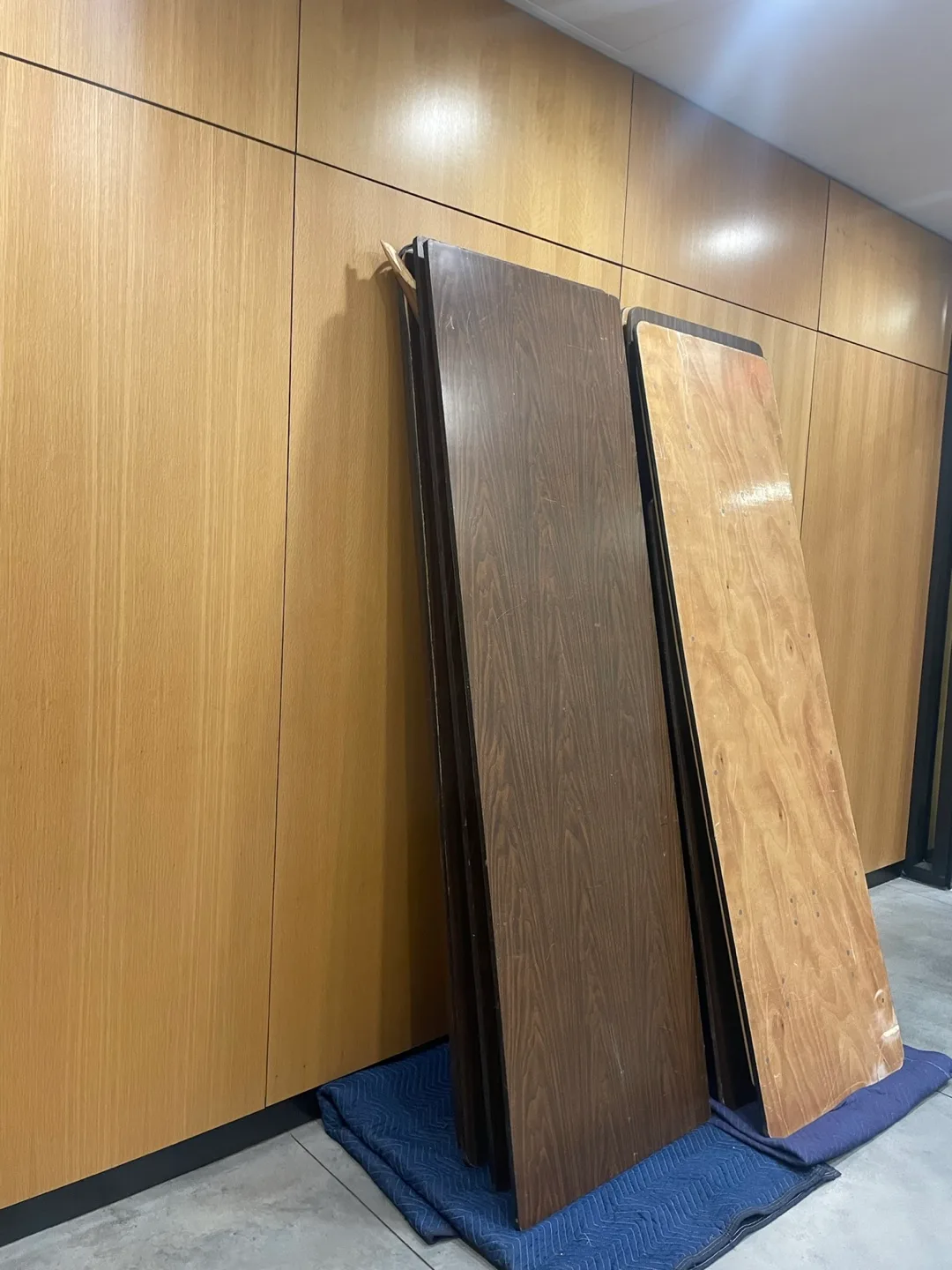 8 FOOT FOLDING TABLES image indicator(2)