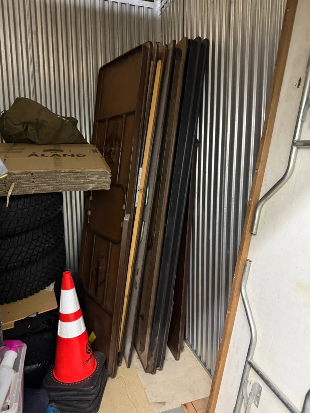 8 FOOT FOLDING TABLES image indicator(8)