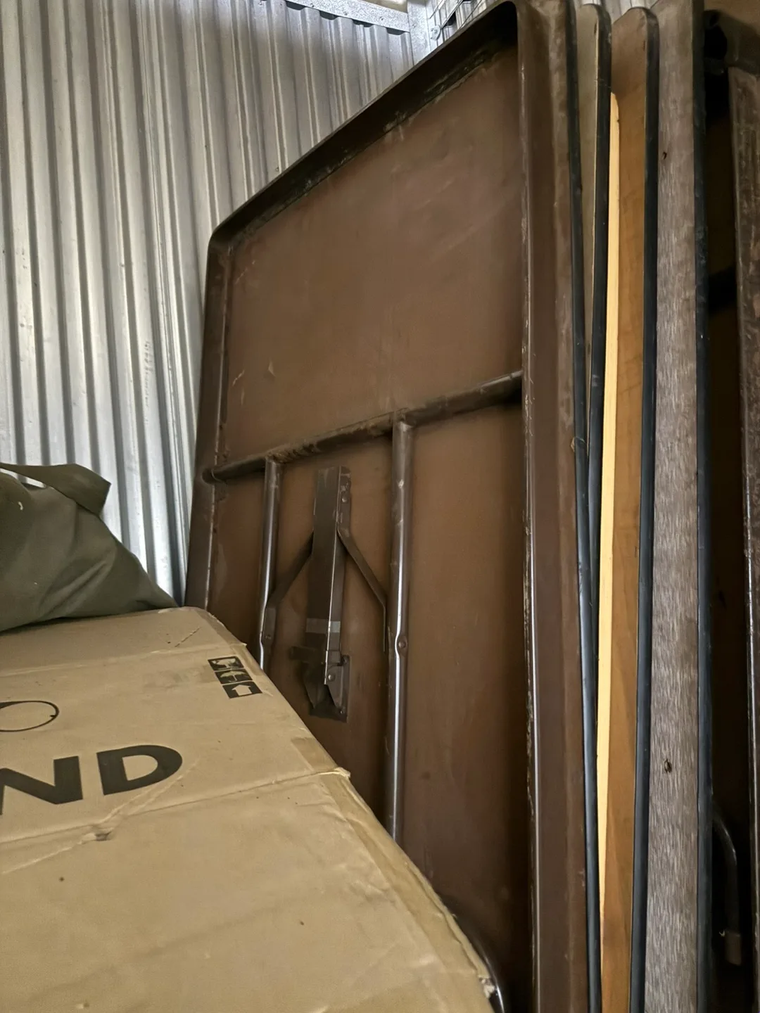 8 FOOT FOLDING TABLES image indicator(9)