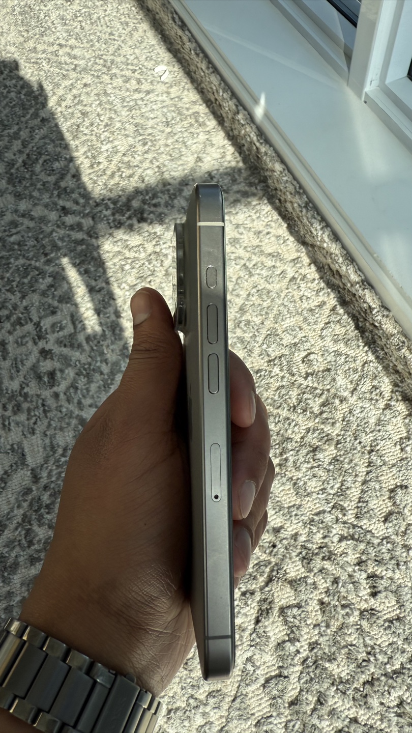 Apple iPhone 15 pro 128 GB - photo 4