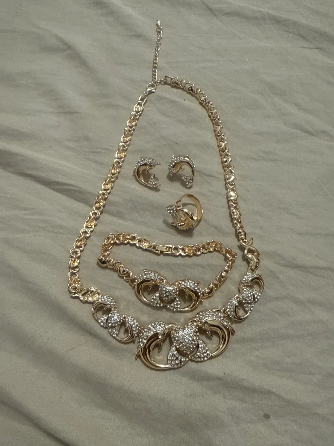 Gold-toned Jewellery Set thumbnail
