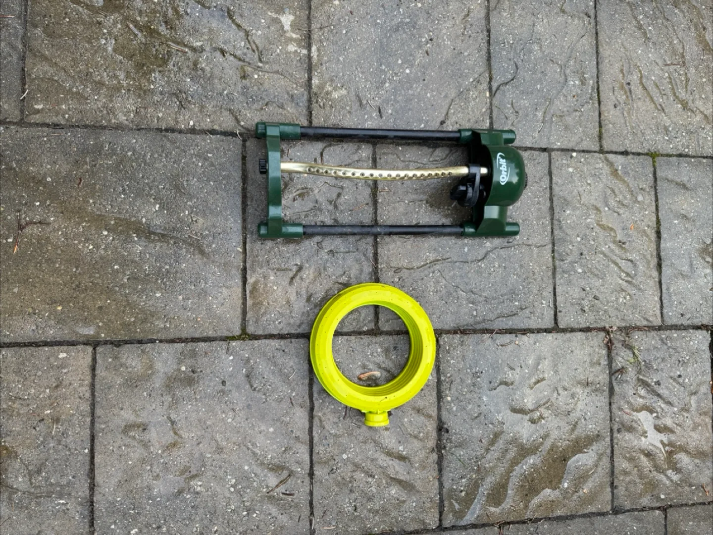 Lawn Sprinkler with Connector thumbnail