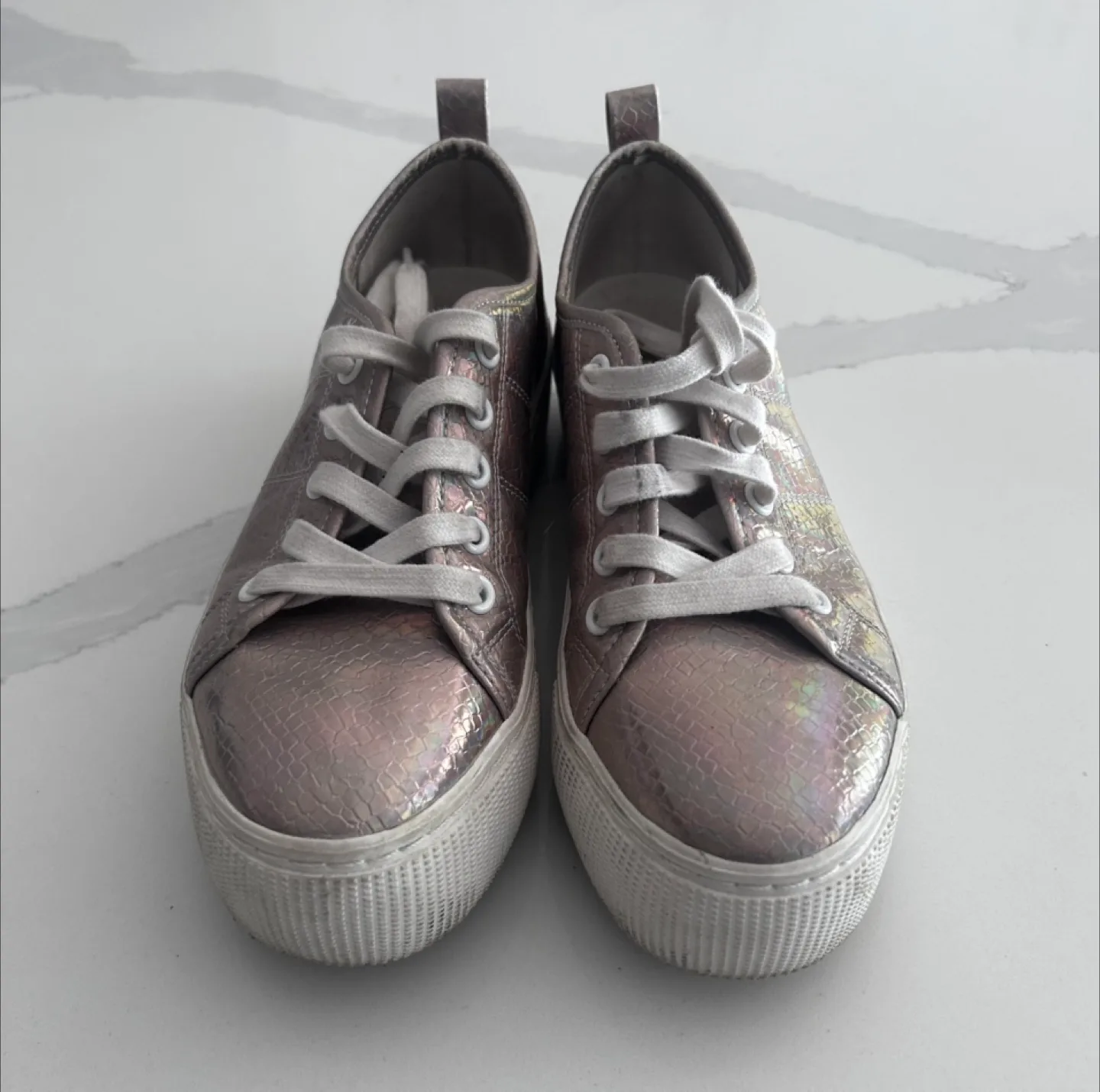 Stylish Platform Sneakers Sz 7