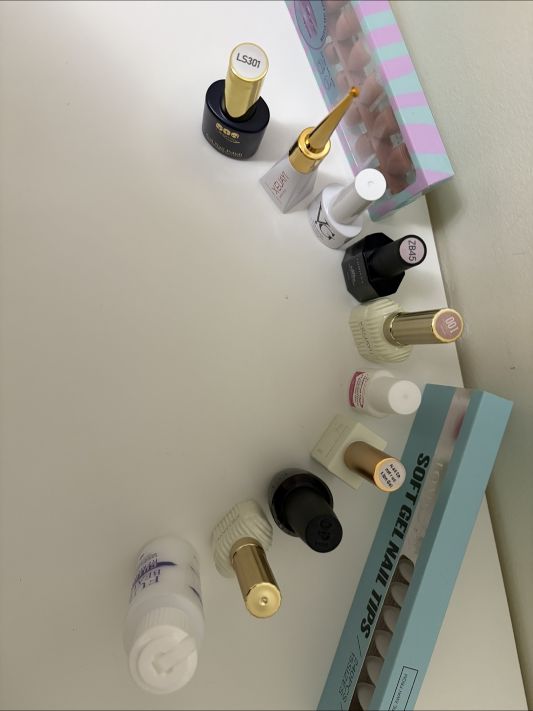 Gel polish, nail polish, press ons bundle!! - photo 4