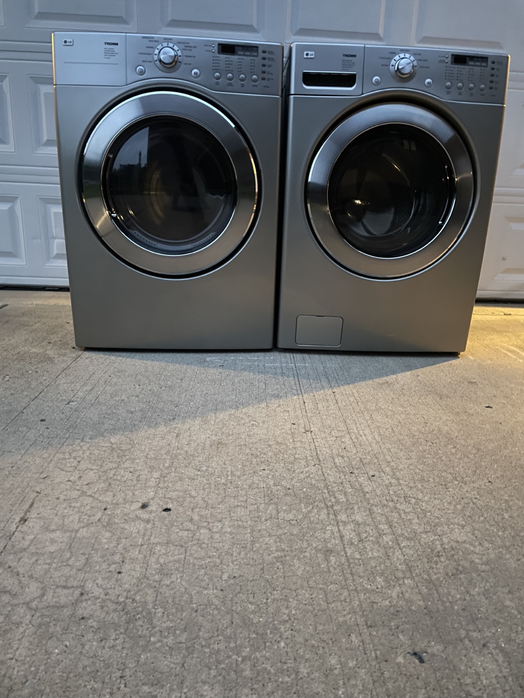 LG Tromm Washer & Gas Dryer Set