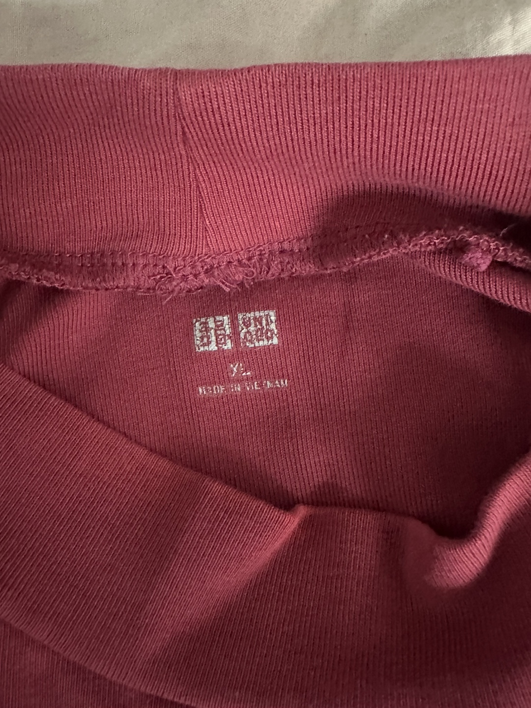 UNIQLO T-Shirt - photo 2