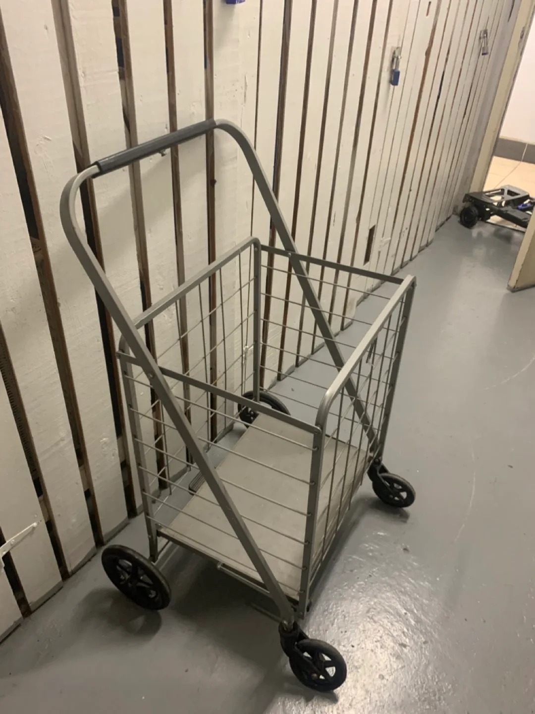 Metal large Shopping Cart thumbnail