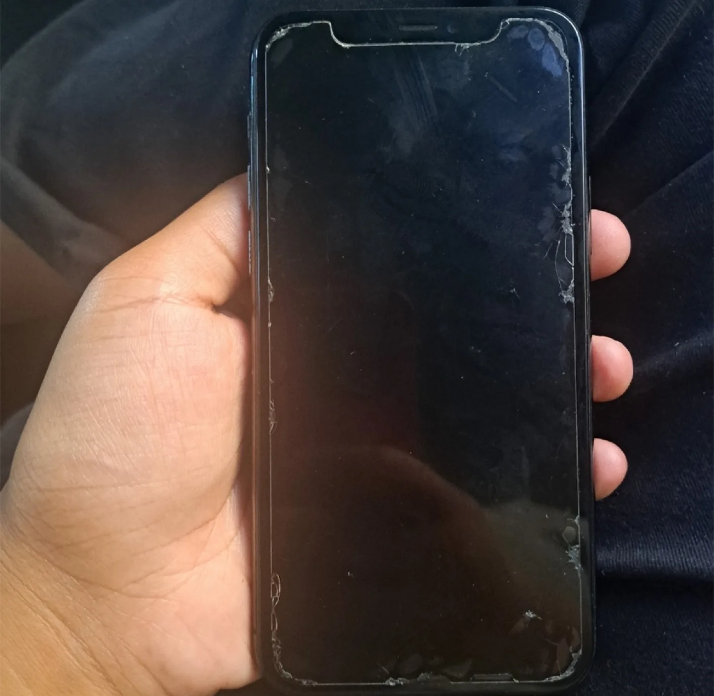 Iphone 11pro ( for use or parts ) 🥕 image indicator(2)