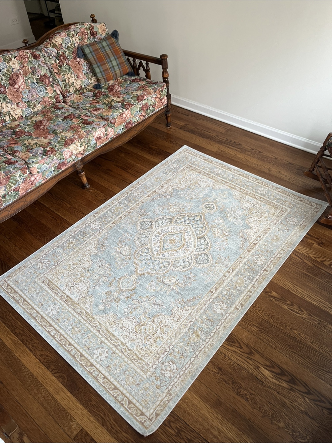 Area Rug - Light Blue & Ivory