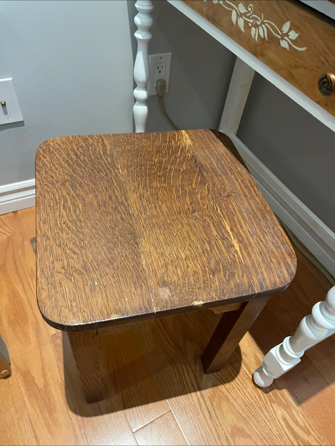 MCM Small Desk and Stool image indicator(6)