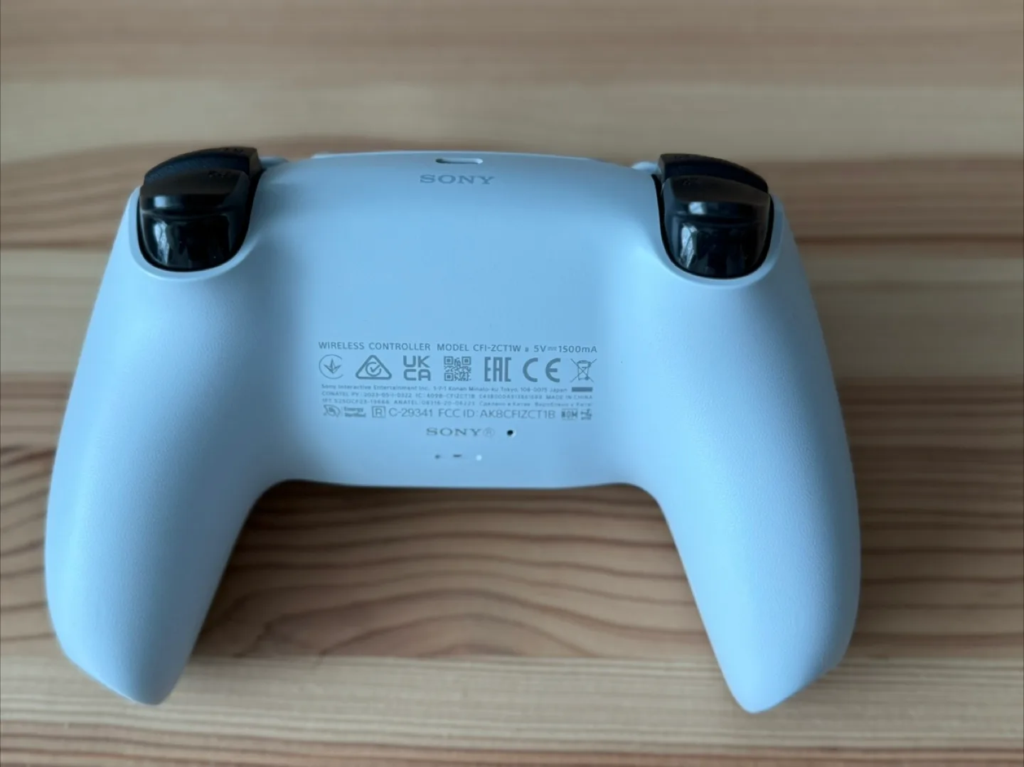 PS5 DualSense Wireless Controller image indicator(5)