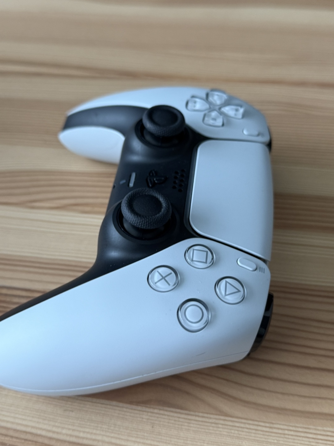 PS5 DualSense Wireless Controller - photo 2