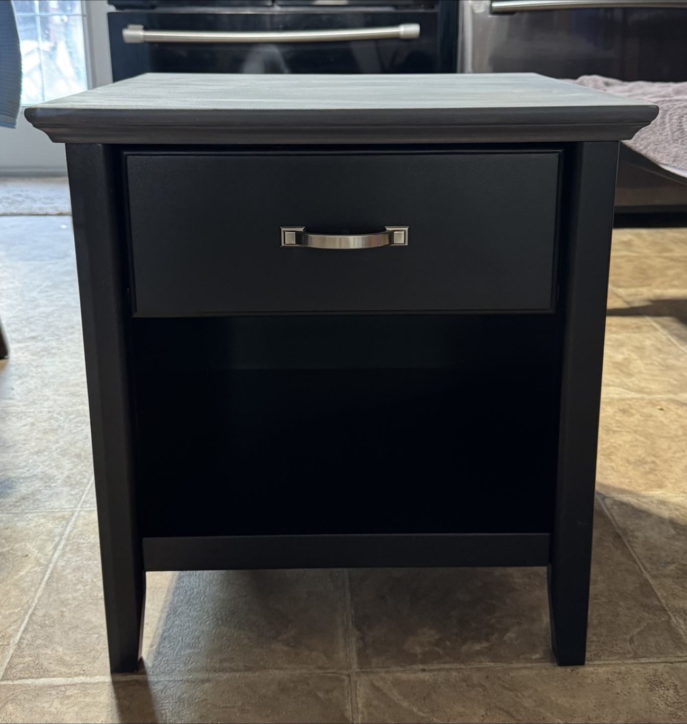Stylish Side Table - photo 2
