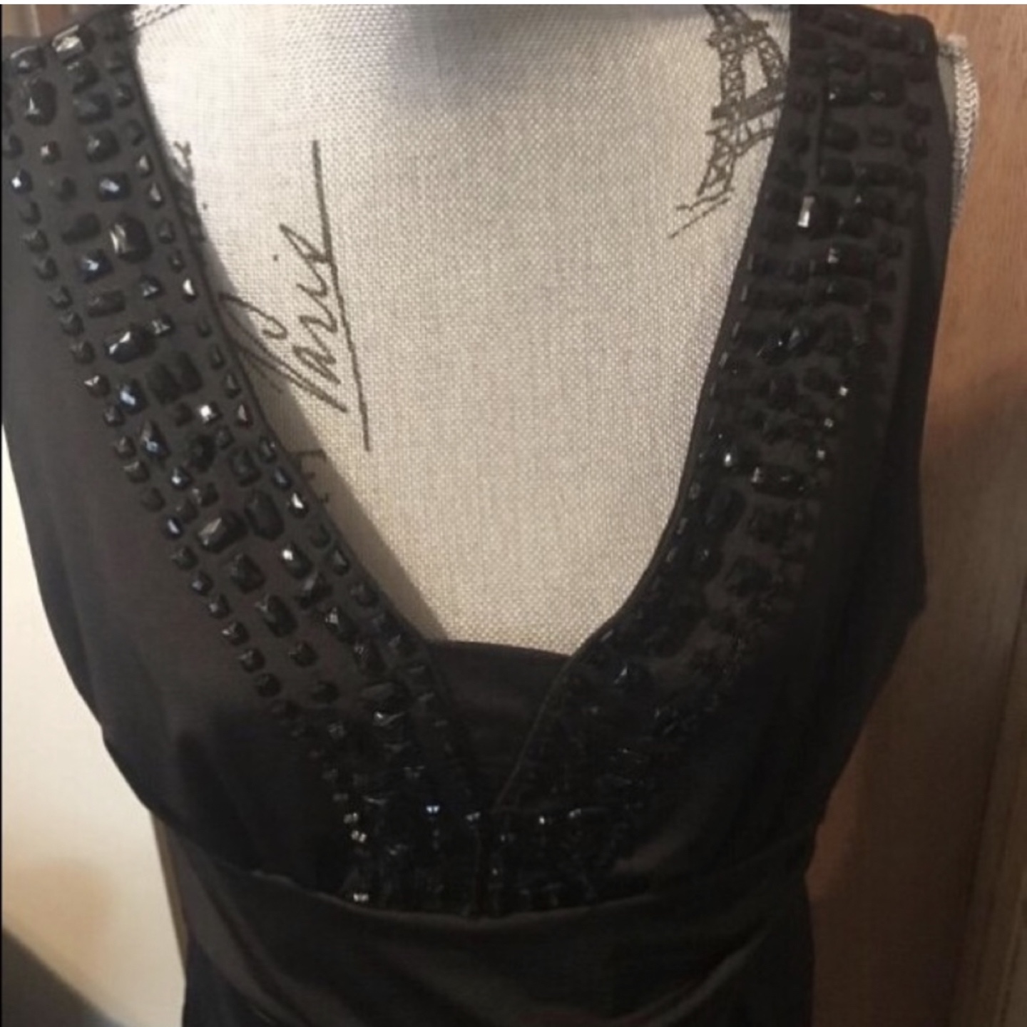 black sleeveless dress With beads around neck line - photo 2