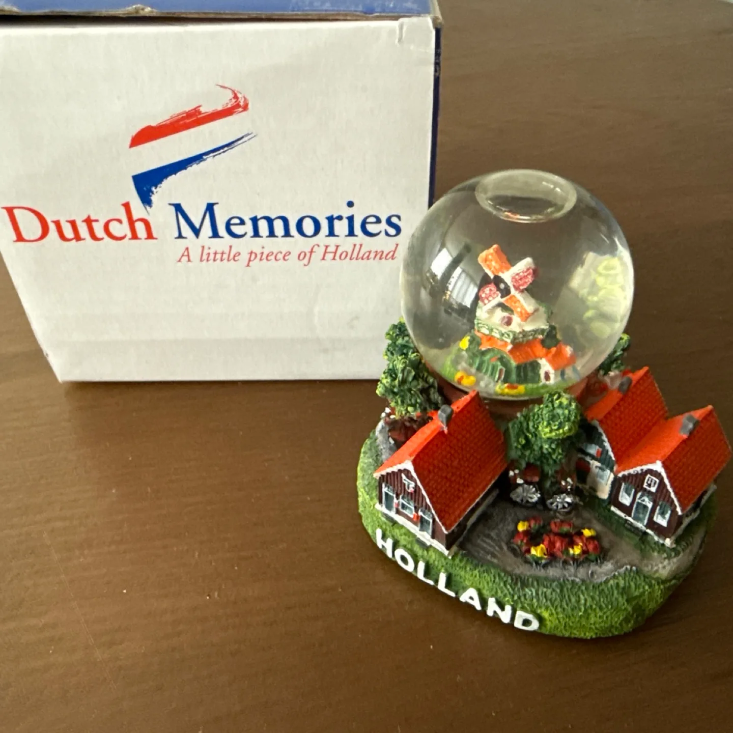 💚 Dutch Memories Holland Snow Globe thumbnail
