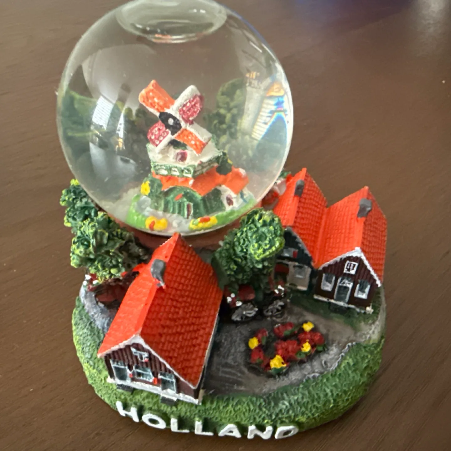 💚 Dutch Memories Holland Snow Globe image indicator(2)