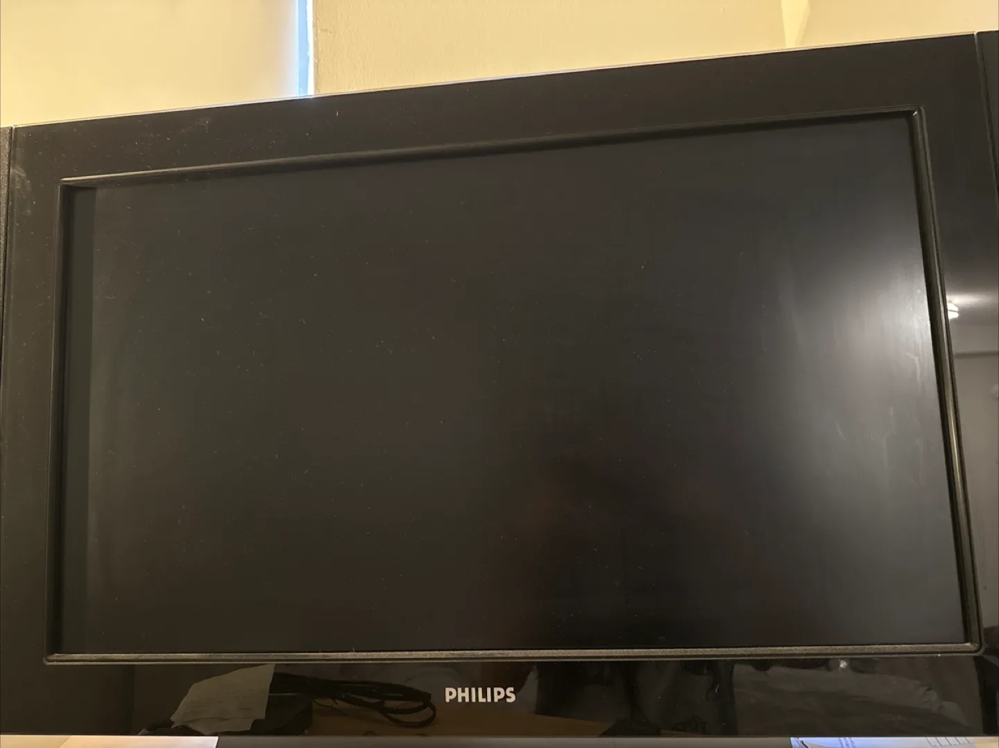 💚 Philips Black Flat Screen TV thumbnail