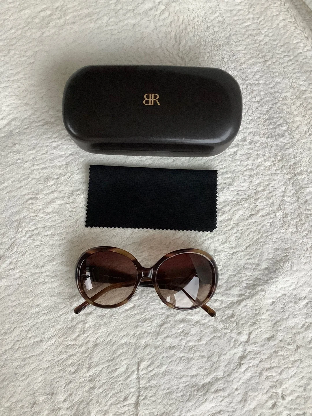 Banana Republic Sunglasses thumbnail
