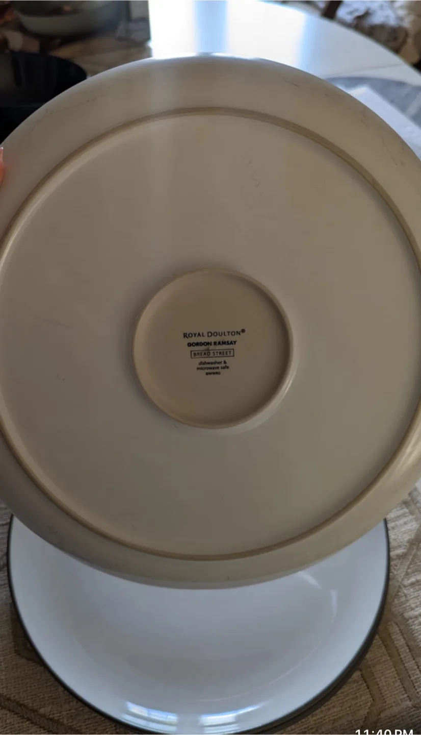 Royal Doulton Gordon Ramsay Dinnerware Set image indicator(4)