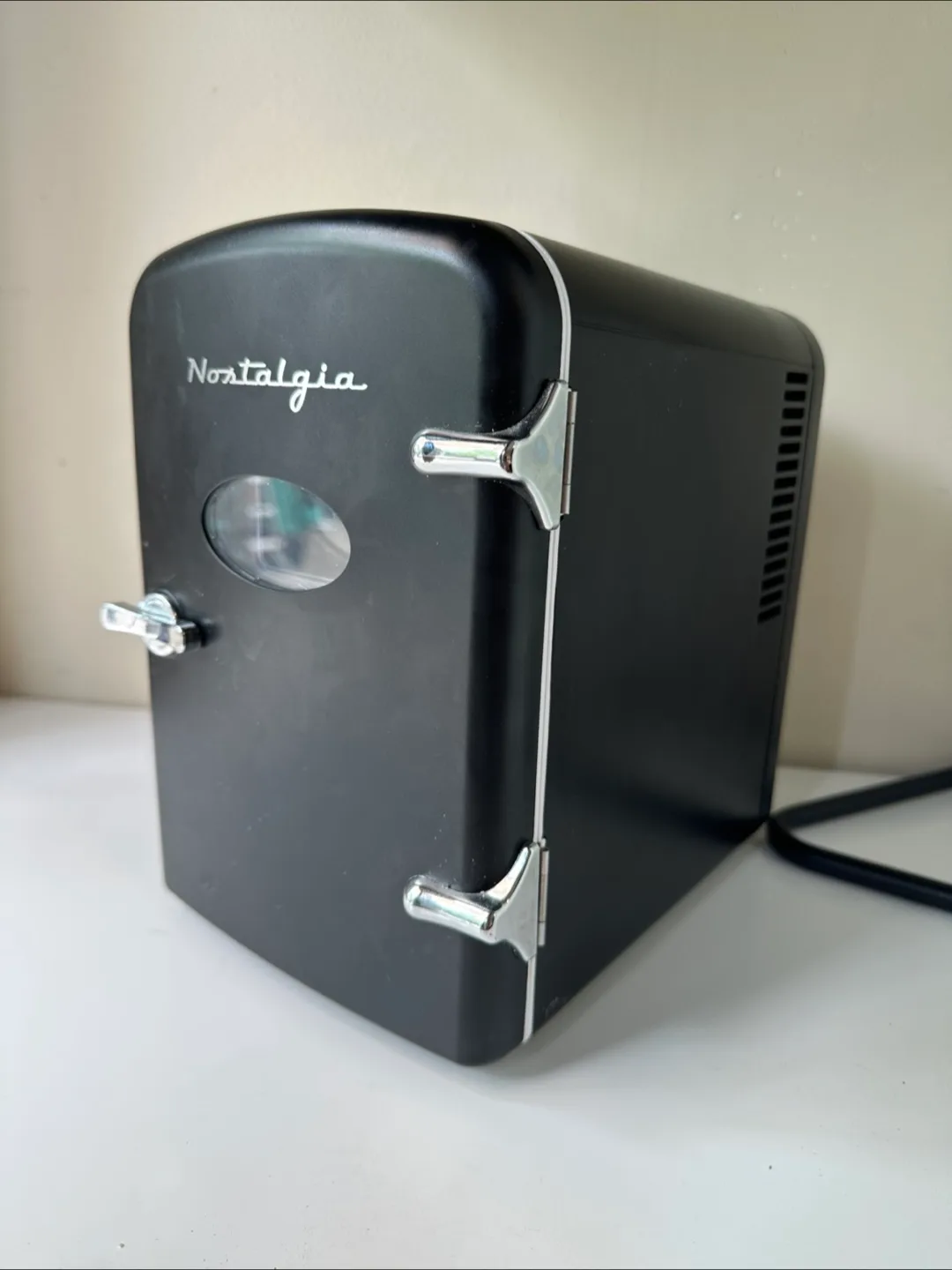 Nostalgia Mini Fridge thumbnail