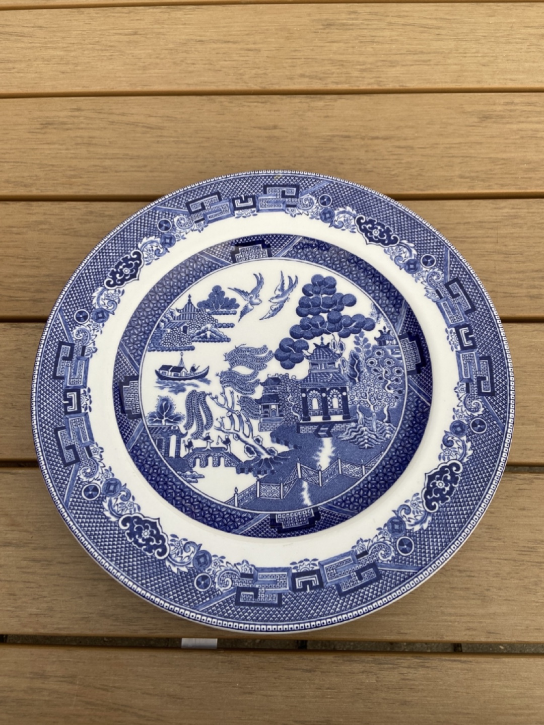 4 Johnson Bro Dinner Plates - photo 2