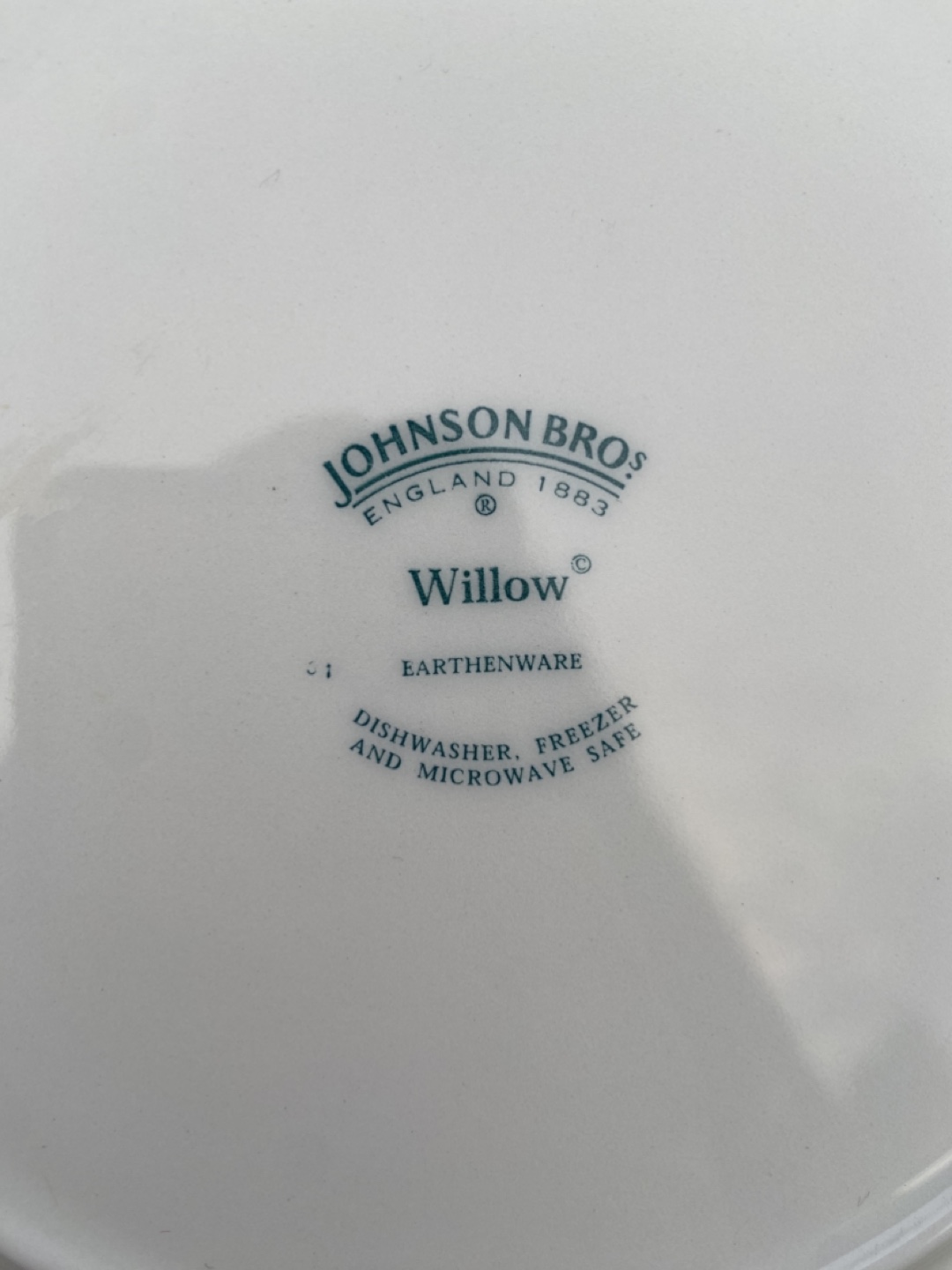 Johnson Bro 2 Fine China Dinner Plates - photo 2