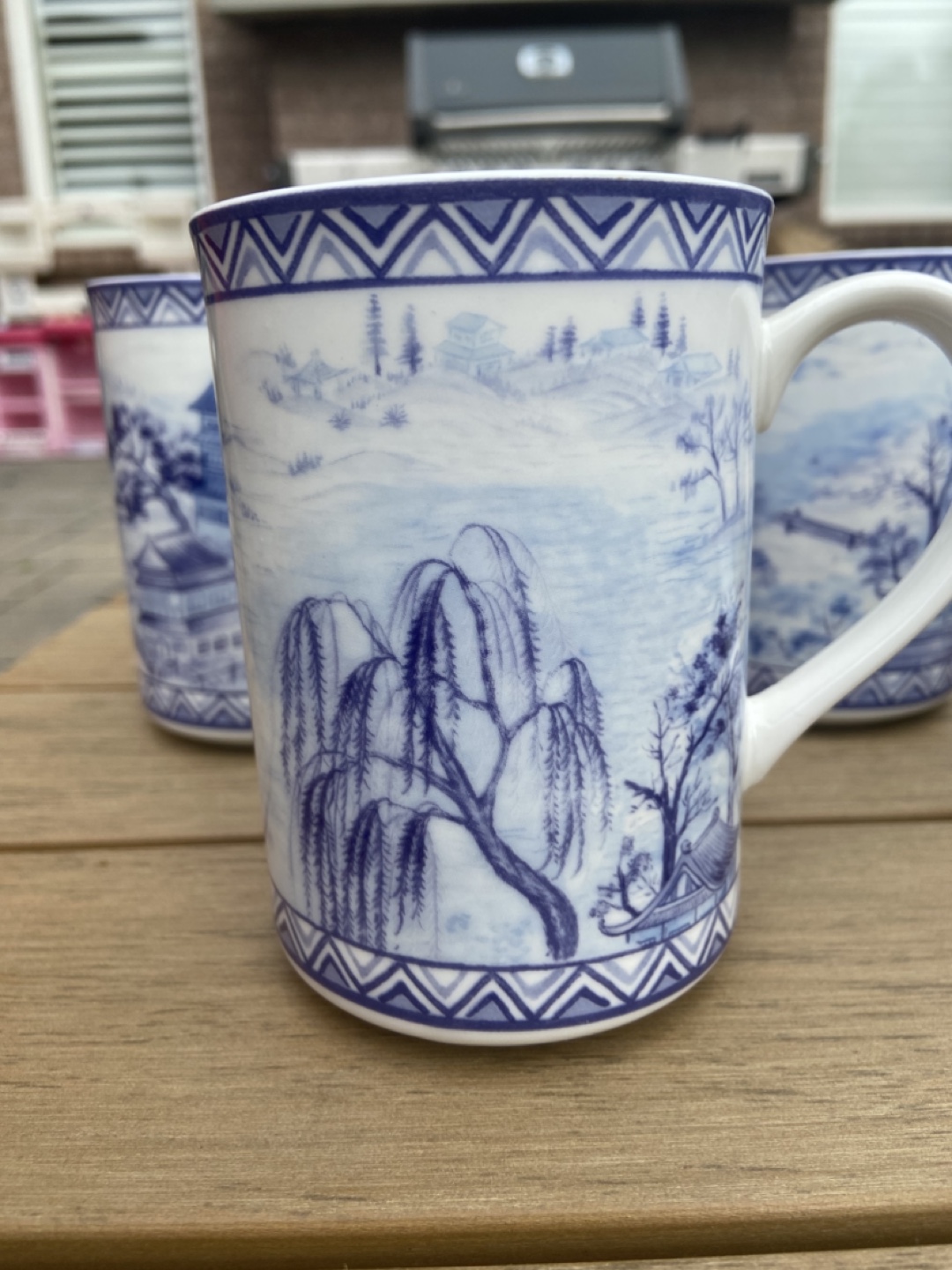 7 American Atelier Fine China Mugs - photo 2