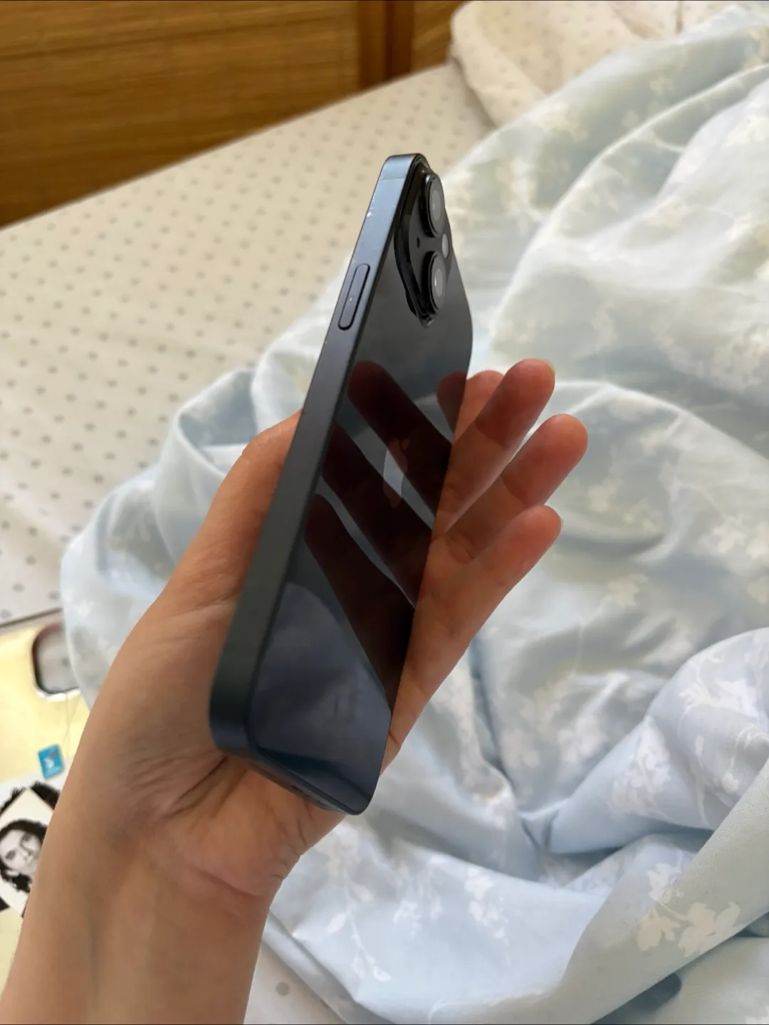 iPhone 14 / 128GB Midnight image indicator(4)