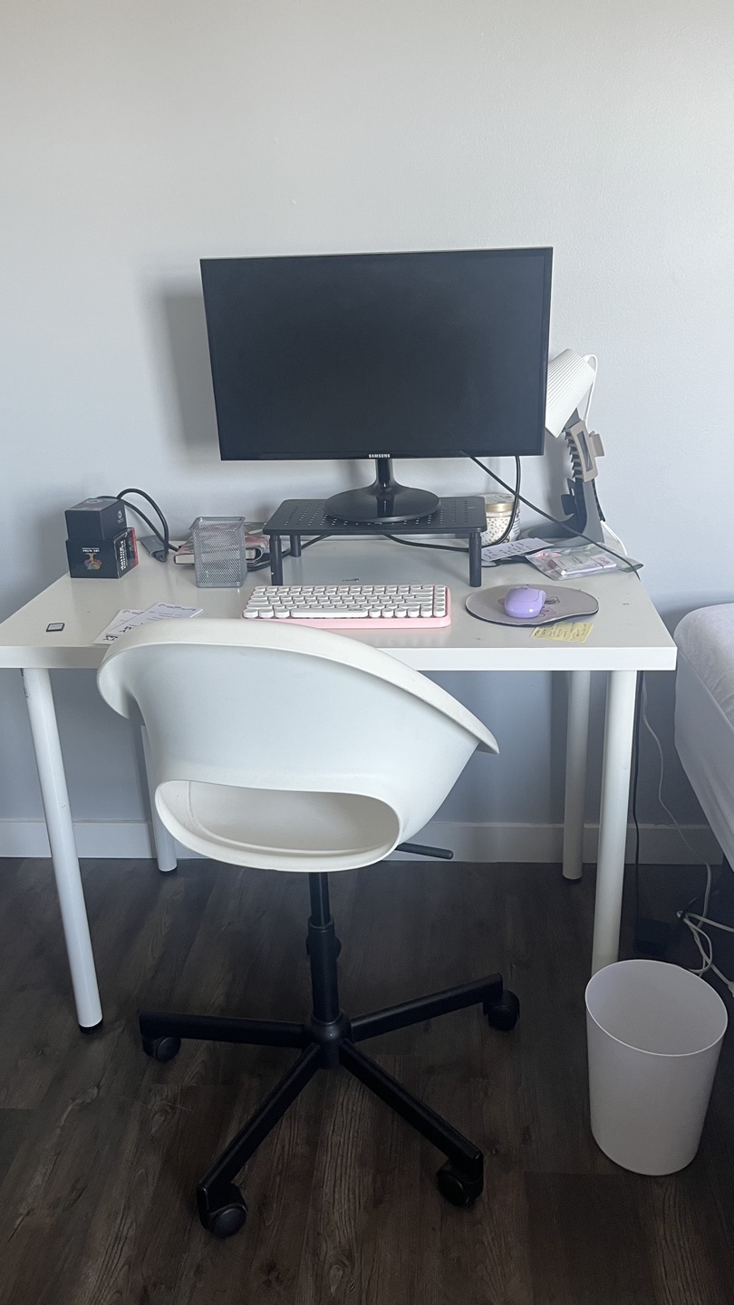 White Desk and Chair Set - photo 2