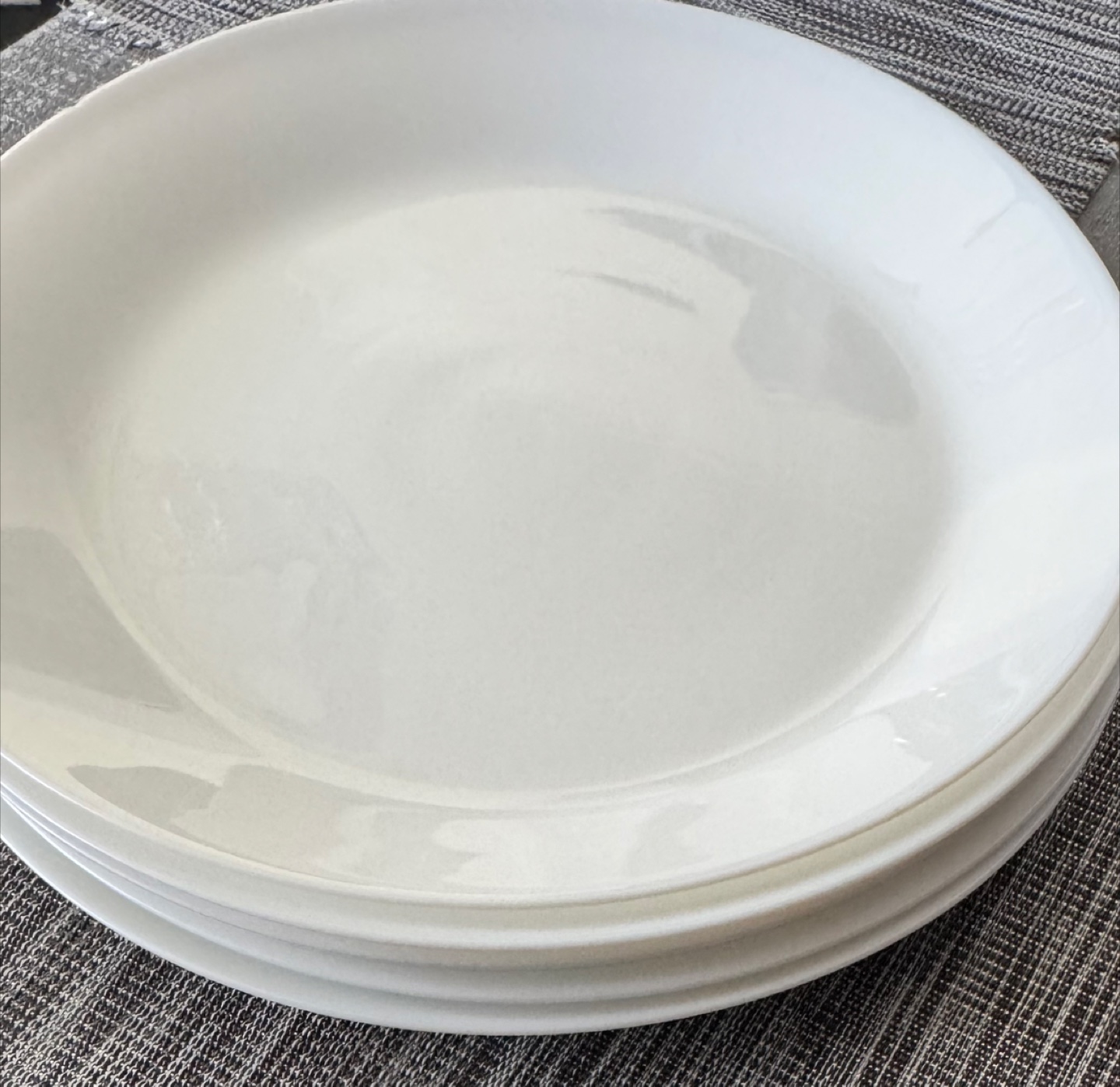 Set of White Plates - photo 2