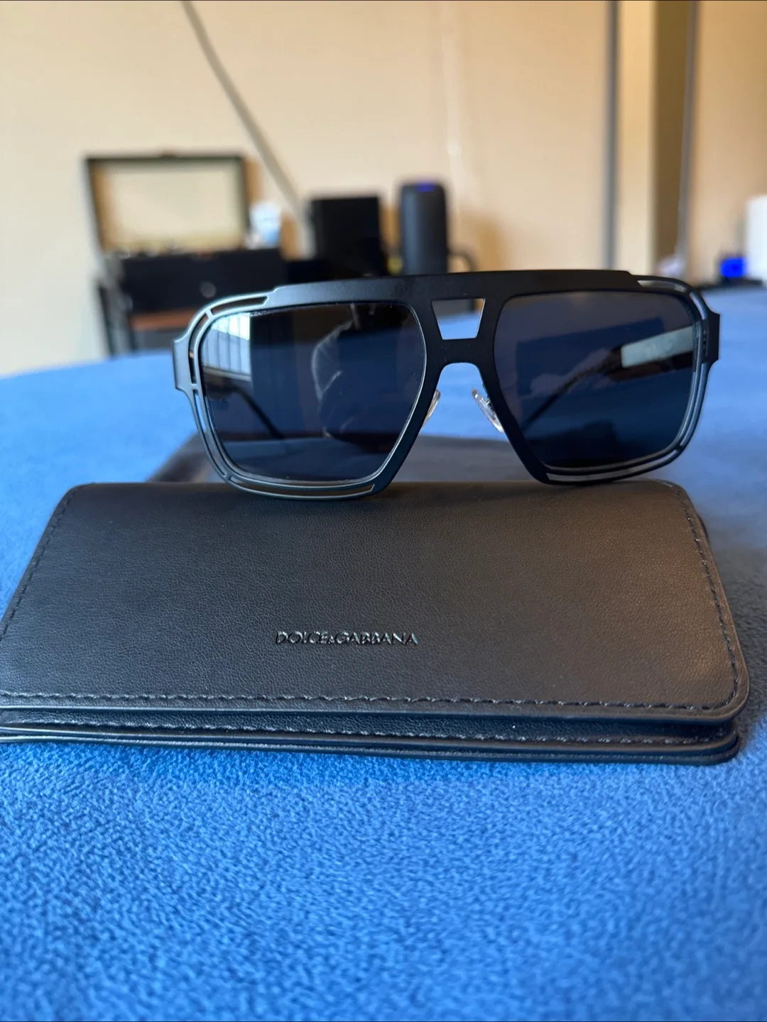 Dolce & Gabbana Sunglasses image indicator(2)