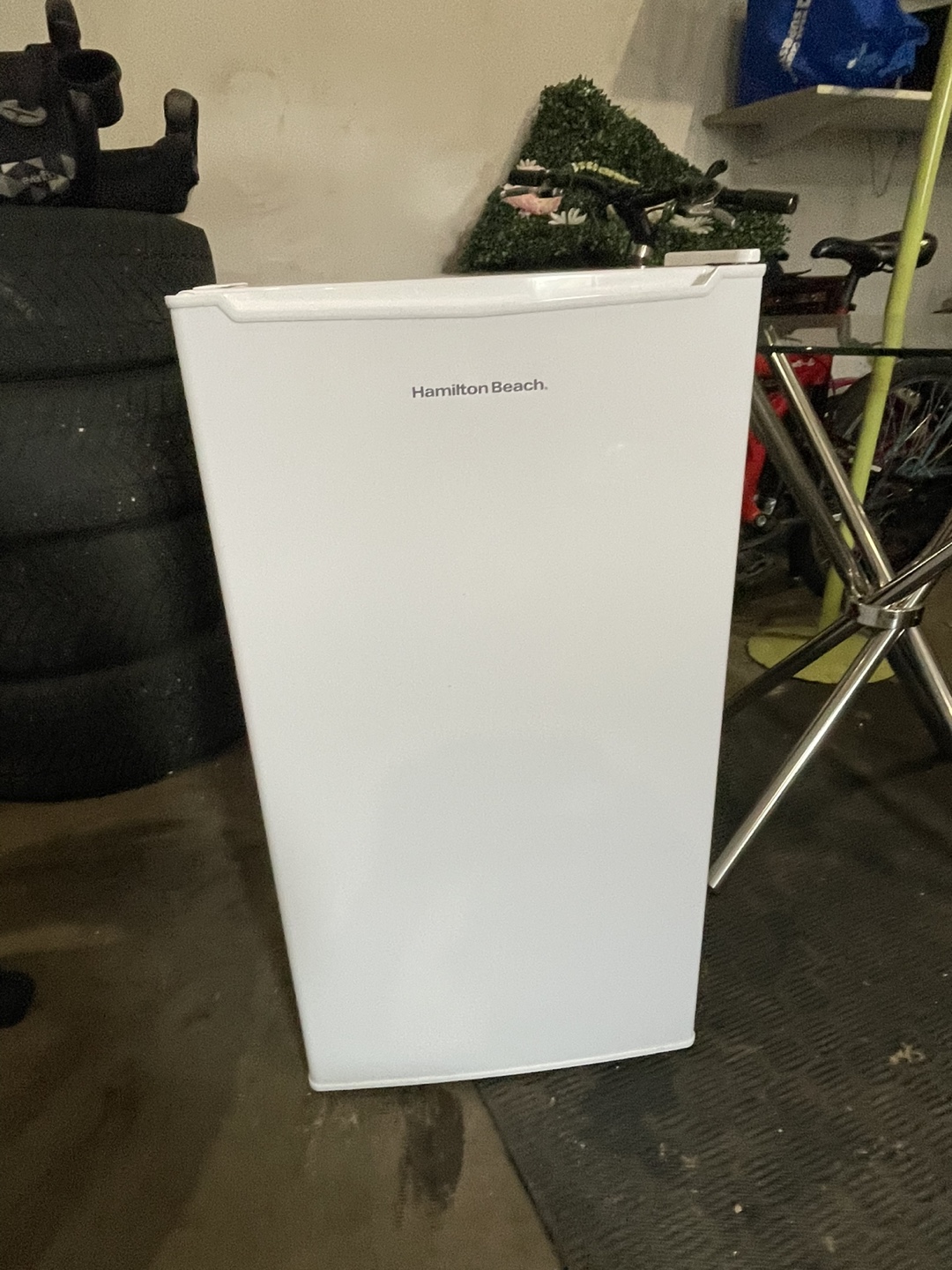 Hamilton Beach Mini Refrigerator - photo 2