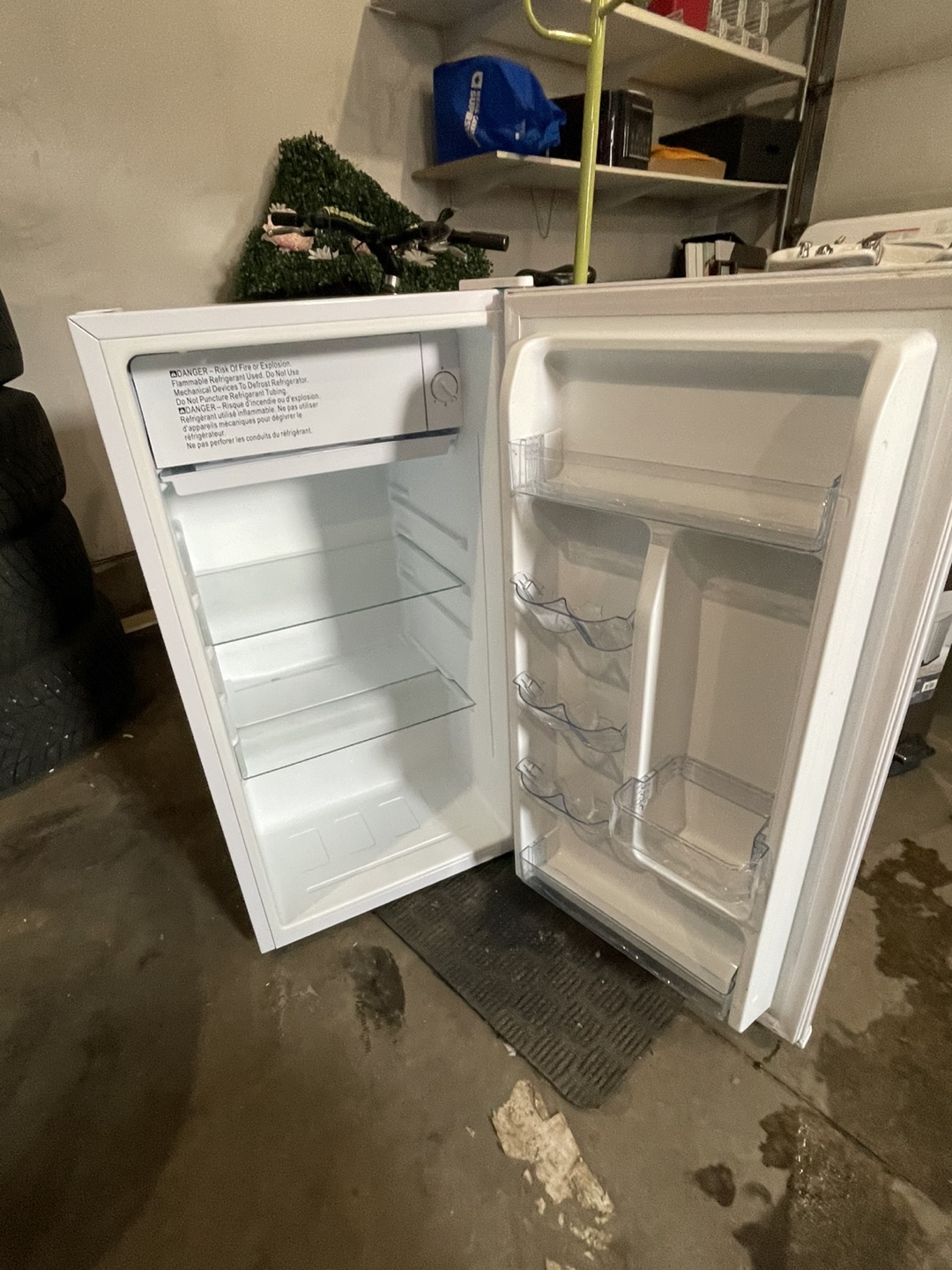 Hamilton Beach Mini Refrigerator