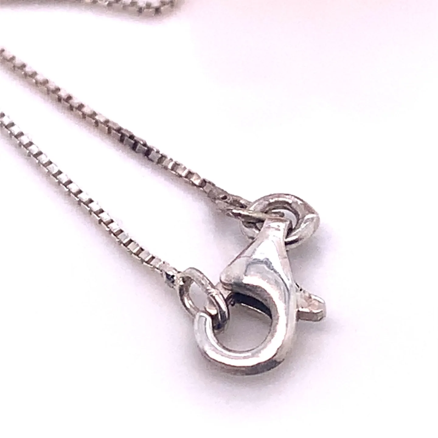 Genuine Freshwater Pearl Cluster Necklace 20” image indicator(2)