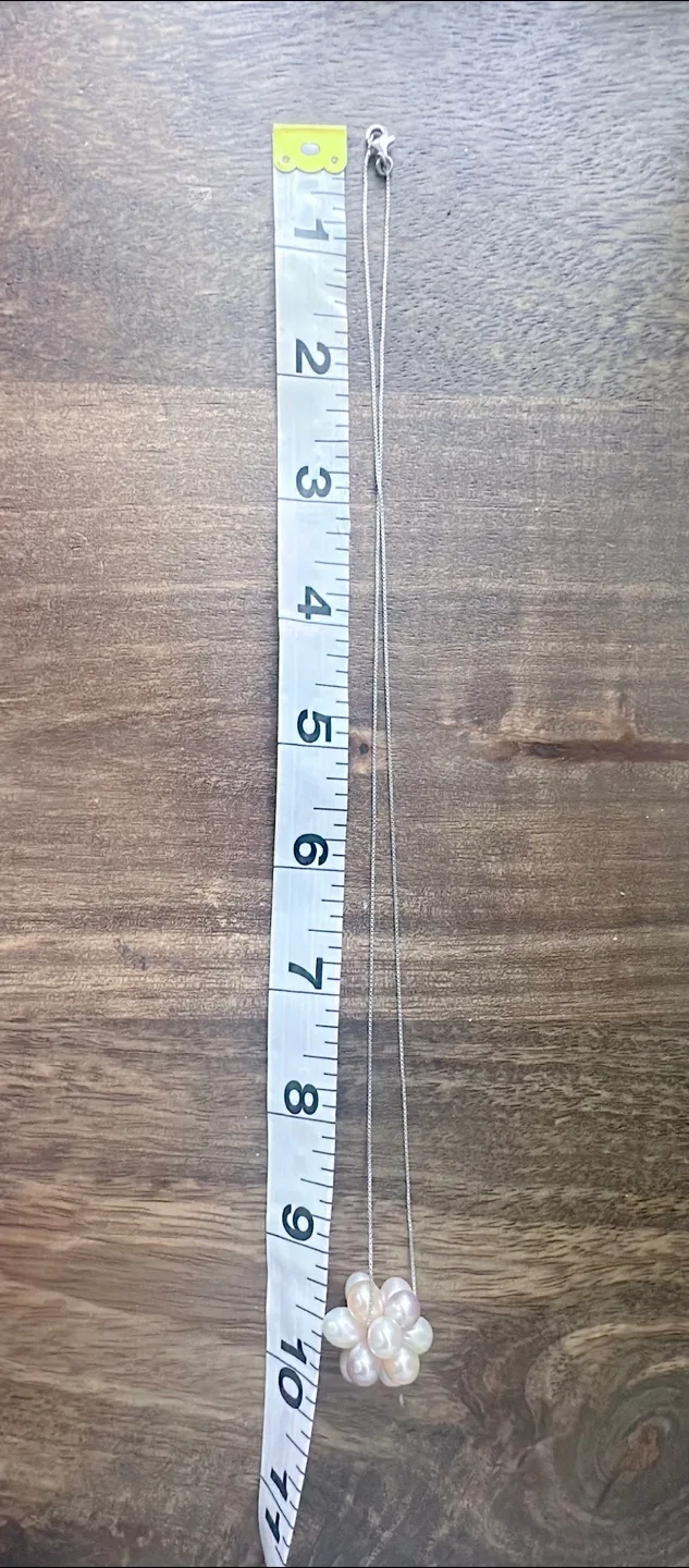 Genuine Freshwater Pearl Cluster Necklace 20” image indicator(8)