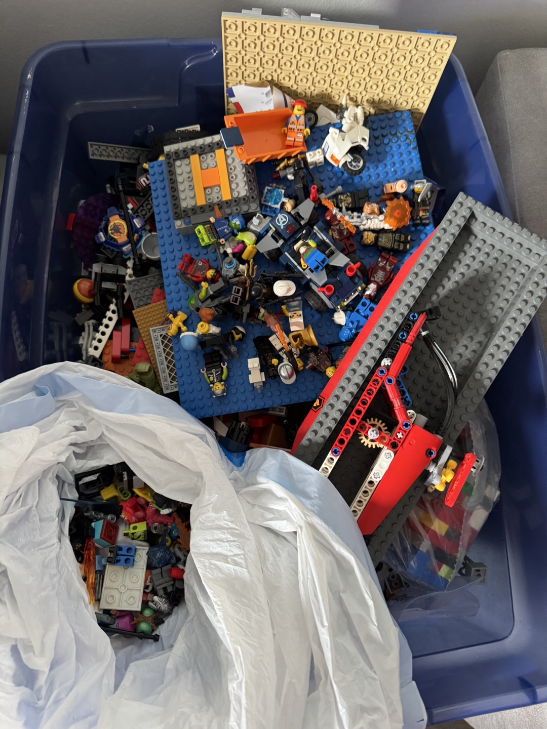 Large Lot of LEGO Bricks - photo 2