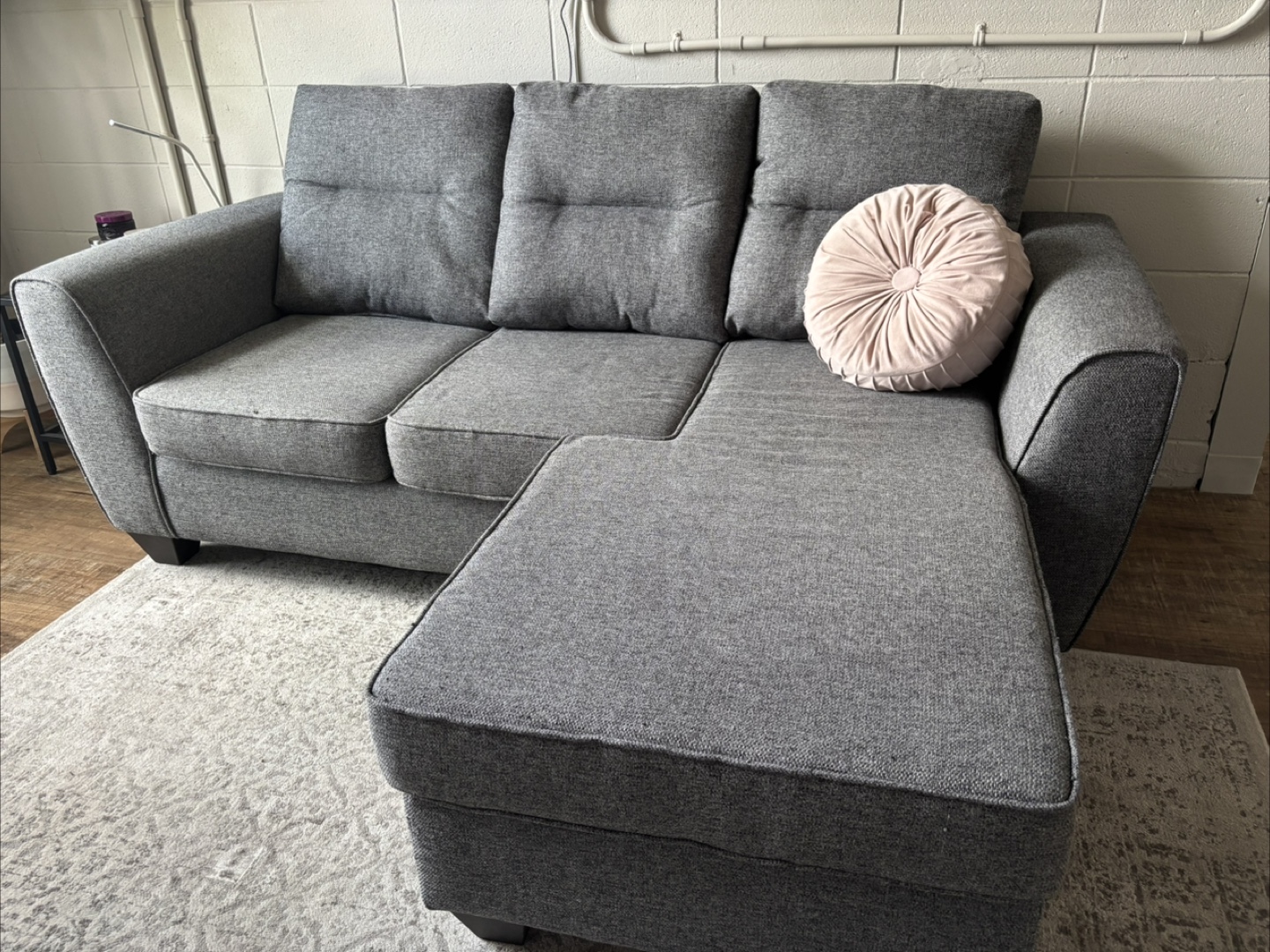 🛋️ Modern Grey Sectional Sofa – Excellent Condition OBO - photo 3