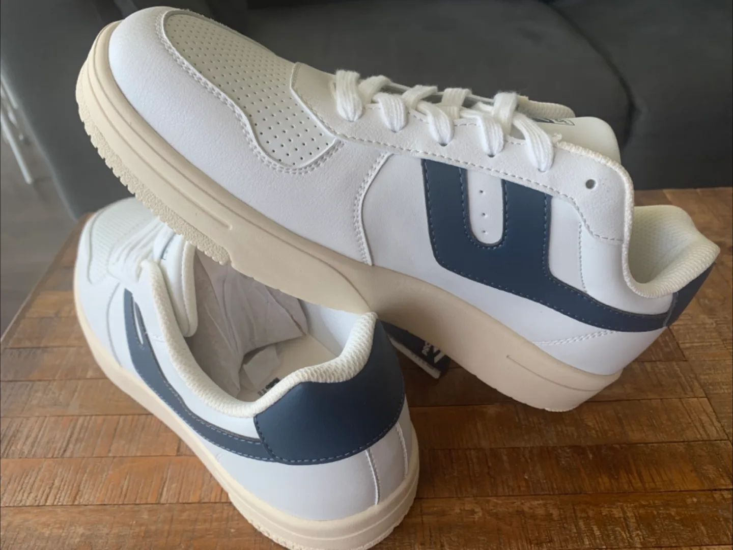 Pro-Specs Sneakers image indicator(4)