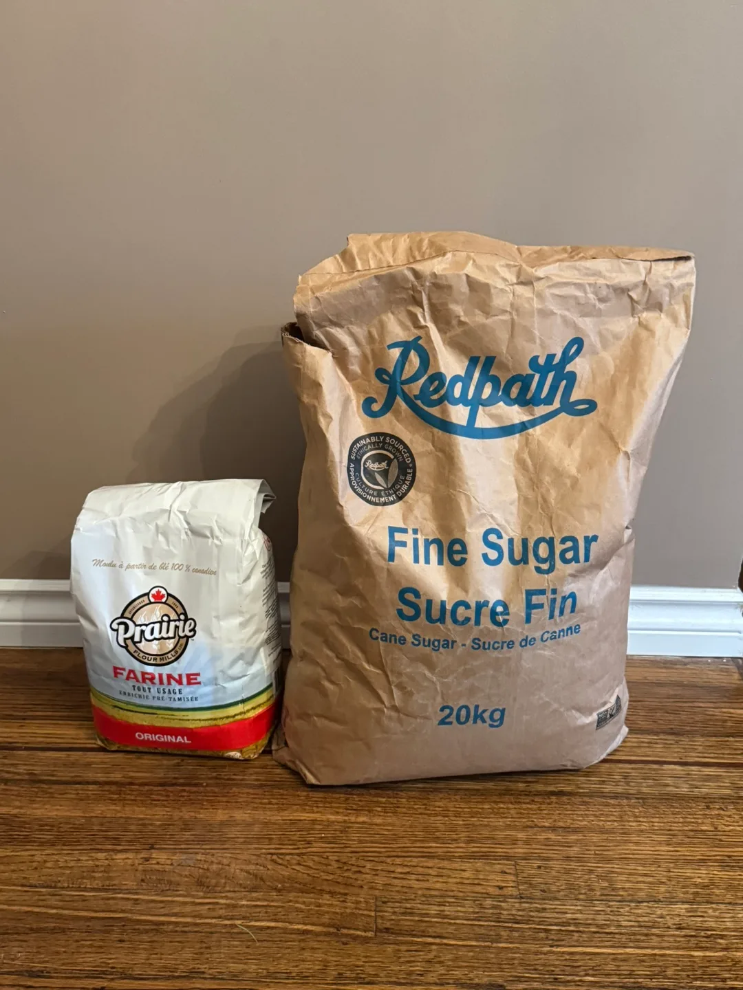 ✨MOVING✨ FREE 33lb Sugar and 8lb Flour 💚 image indicator(2)