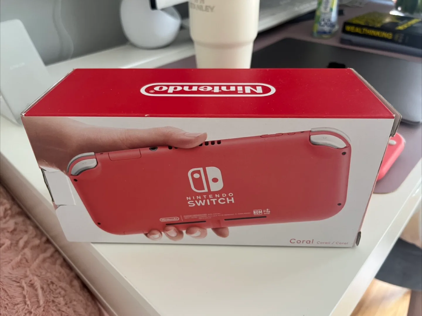 Nintendo Switch Lite - Coral image indicator(7)