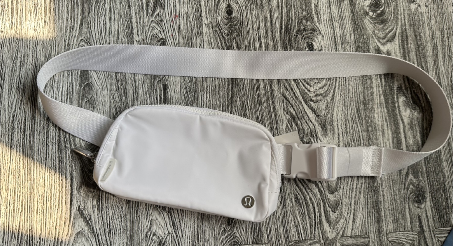 Lululemon Everywhere Belt Bag - photo 3