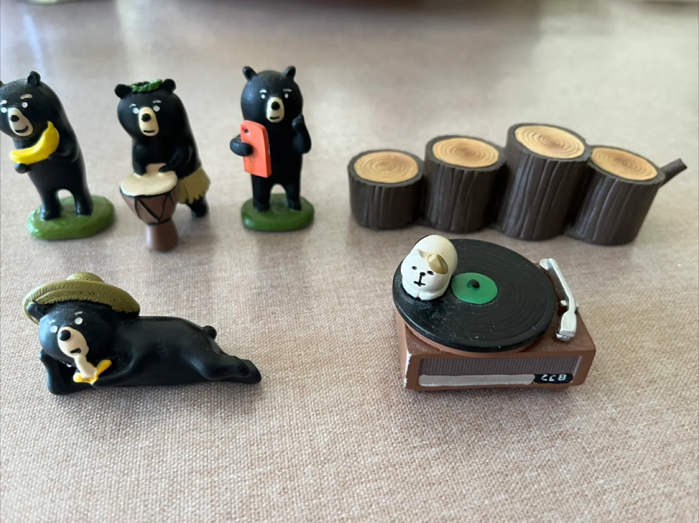 Desk decoration thumbnail