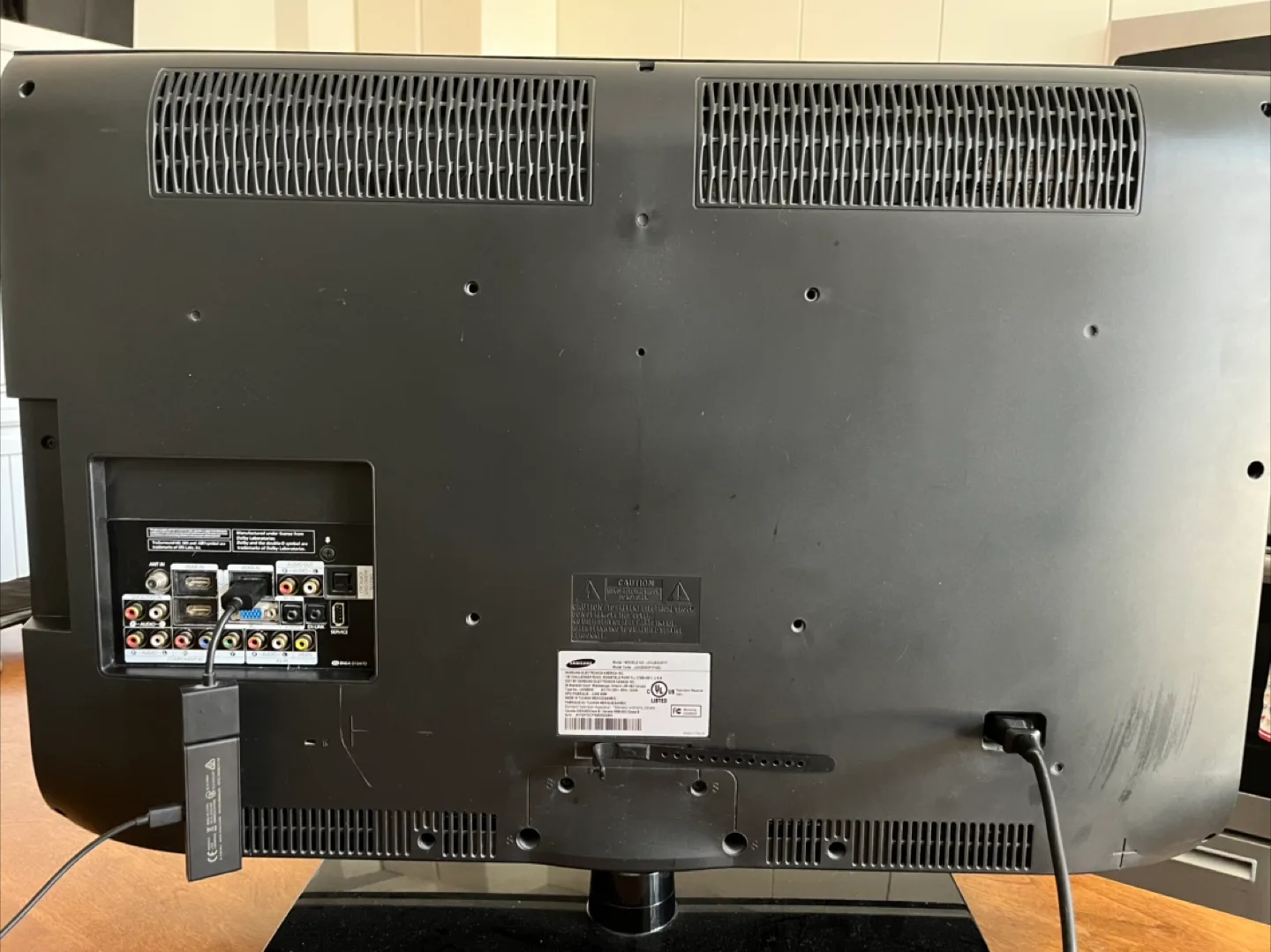 32” Samsung TV with Amazon Firestick image indicator(2)