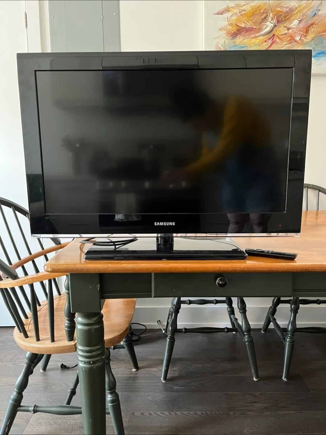 32” Samsung TV with Amazon Firestick image indicator(4)