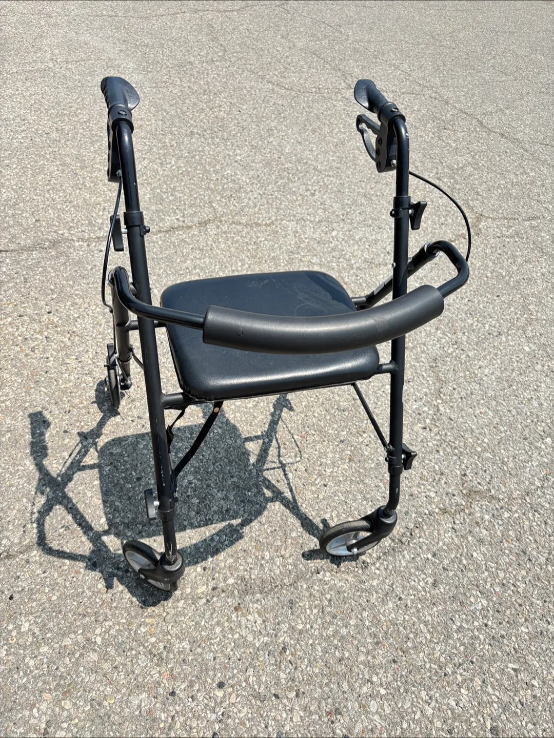 Rolling Walker with Seat image indicator(3)
