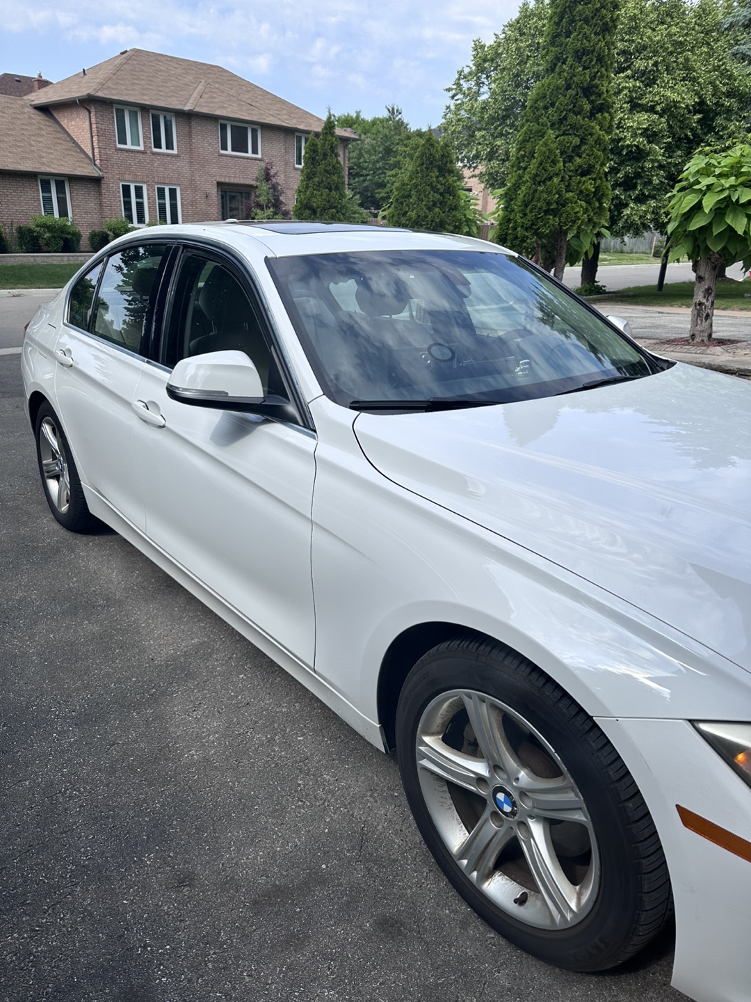 White BMW 320i XDrive - 2015 Model Sedan